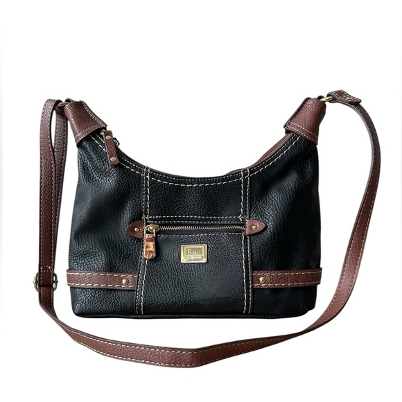 b.o.c. Vegan pebbled like leather shoulder purse in black and brown like new - Picture 2 of 13